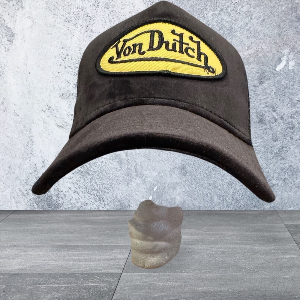 Von Dutch Velvet Black and Yellow Mesh Truckers Cap. NWT - Picture 2 of 4